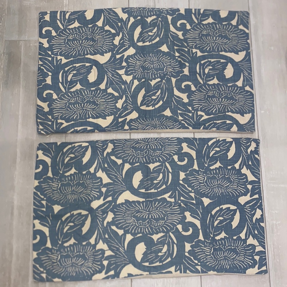 Pottery Barn Lumbar Pillow Covers - Set of two. Linen look.